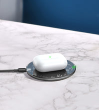 Load image into Gallery viewer, Baseus 15W Fast Wireless Charger For iPhone 11 X Xs Max For Airpods Visible Qi Wireless Charging Pad For Samsung S10 S9 Note 10